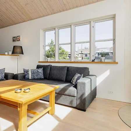 8 Person Holiday Home In Hals-By Traum *