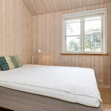 8 Person Holiday Home In Hals-By Traum